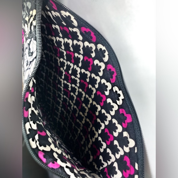 *AUTHENTIC* Vera Bradley “Canterberry Magenta” Crossbody - Picture 6 of 7